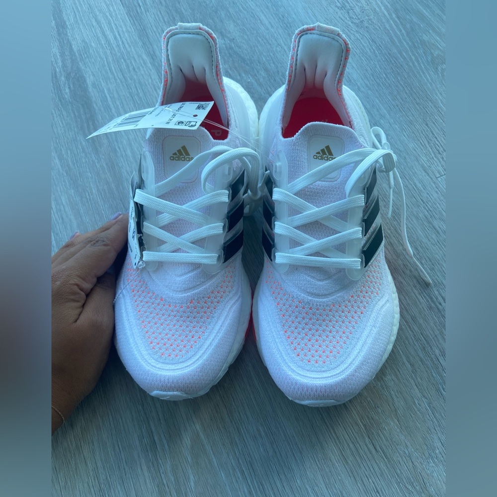 Women’s brand new Adidas Ultraboost 21 size 5.5